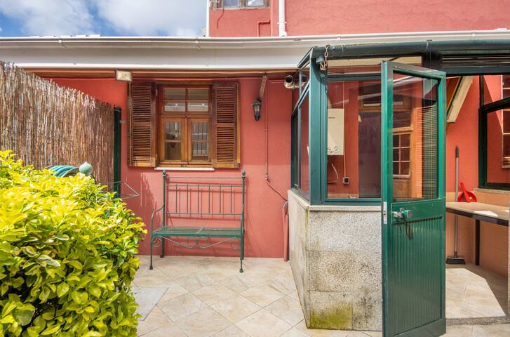 Dellarose Silver gallery image 2