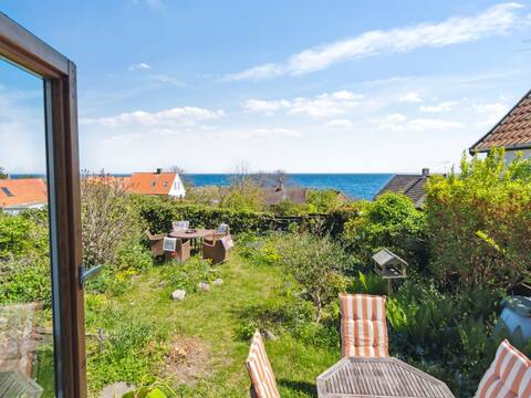 "Santuzza" - 100m from the sea by Interhome