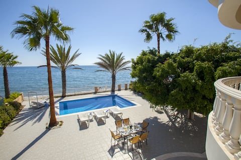 Meneou Sunset Beachfront Villa