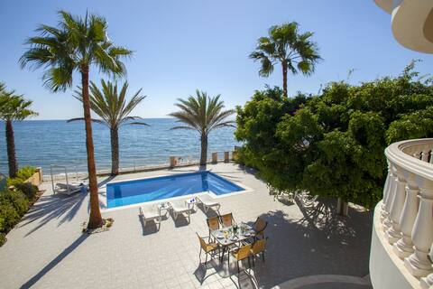 Meneou Sunset Beachfront Villa