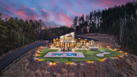 Ridgeline: Luxe Views, Heated Pool & Hot Tub Oasis