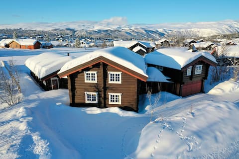 Charming Timber Lodge for Gathering & Celebrations