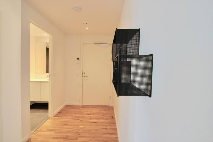 Stunning 2-BR with balcony & beautiful views – 169 gallery image 2