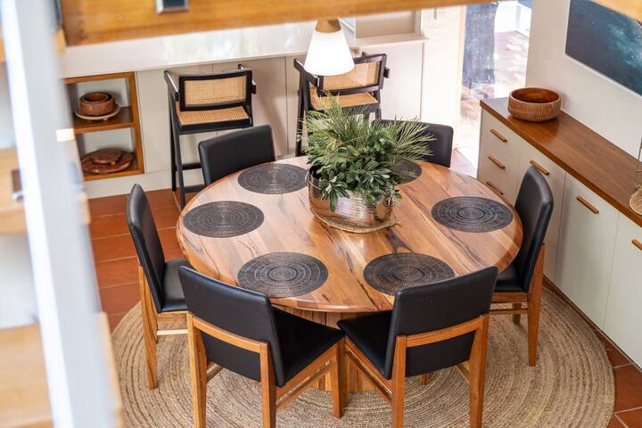 Offshore _ Luxury _ Cocktail room _ Pool _ Air Con gallery image 4