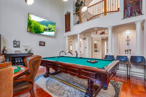 Cozy Winter Escape Scenic View, Luxury, Pool Table