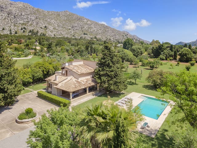 Villa Can Curt Pollensa by Js Villas