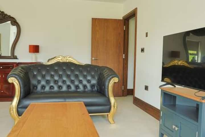 Dg Meadow View - Upper House · Elegant 7 - Donegal