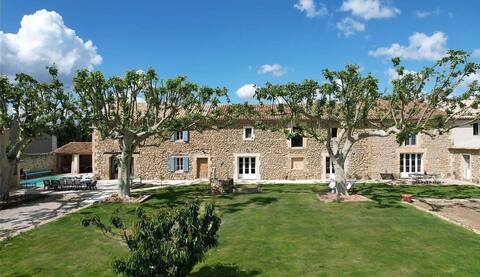 Vacation rental house with pool Lamanon Ls1-443