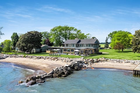 Northshore Beach Estate Salt water pool & Hot Tub