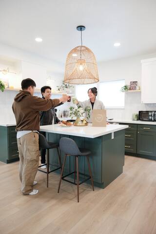 Capitolium by Stay in Nest – Walk to Cap Hill/AC gallery image 5