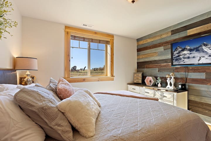 Მინიშნება სამოთხის შესახებ ~ საძინებელი #3 ქვედა დონეზე/საწოლთან ერთად