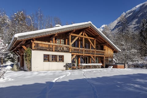 Magnificent Chalet Valhalla 5*, central Chamonix