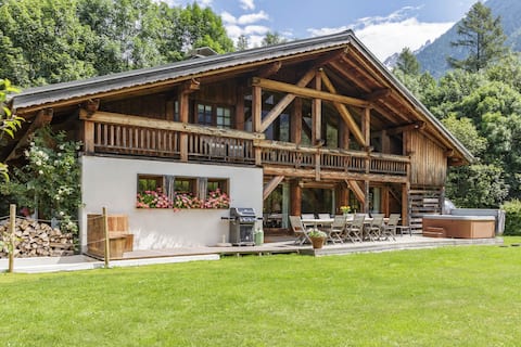 Magnificent Chalet Valhalla 5*, central Chamonix