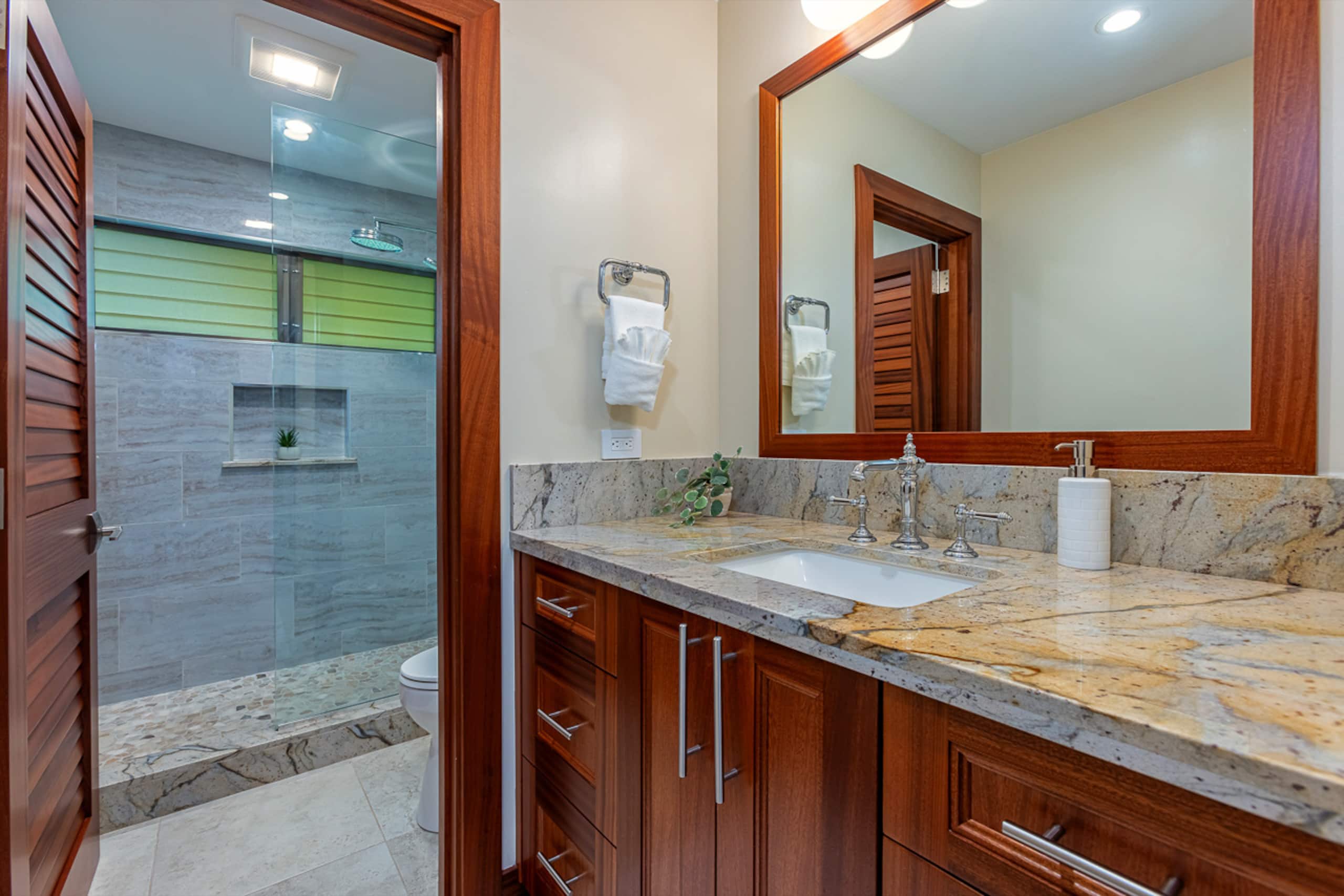 Condo in Kihei · ★4.9 · 1 bedroom · 3 beds · 2 baths - Image 19
