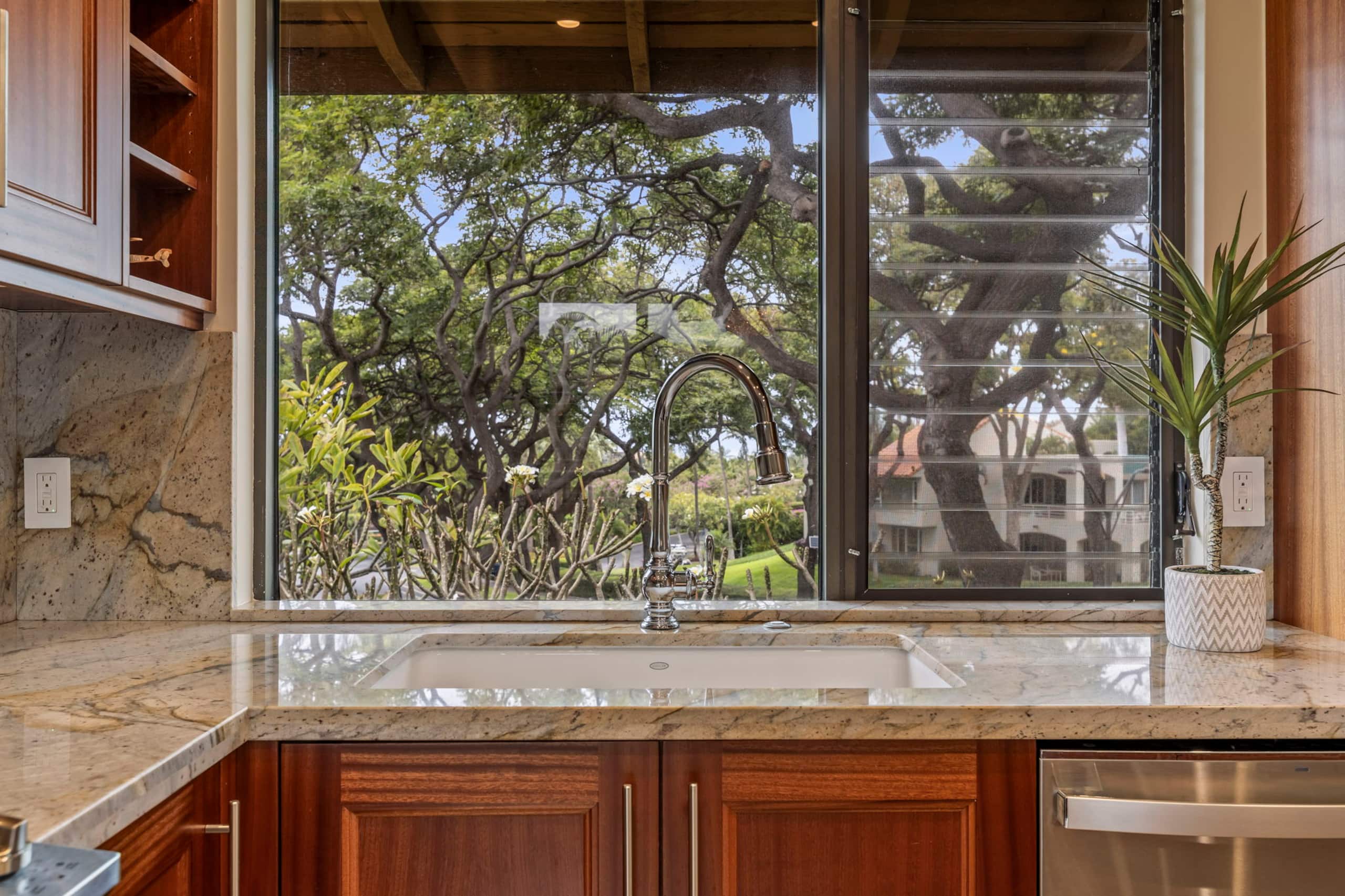 Condo in Kihei · ★4.9 · 1 bedroom · 3 beds · 2 baths - Image 14