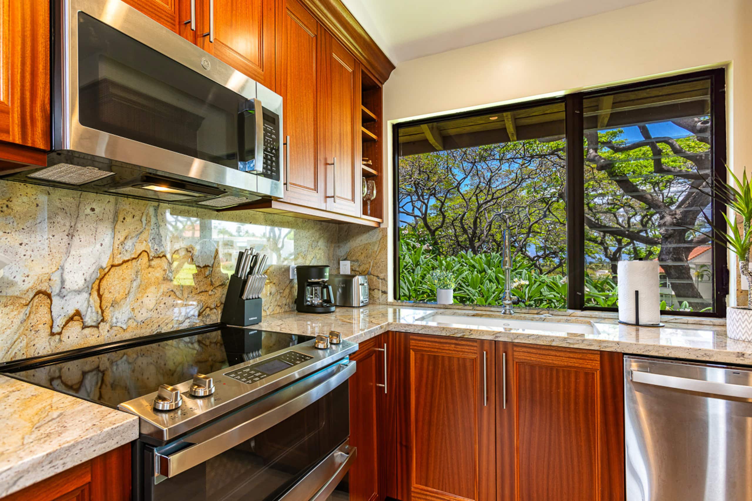 Condo in Kihei · ★4.9 · 1 bedroom · 3 beds · 2 baths - Image 13