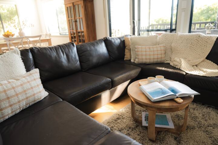 Melo Beach Escape gallery image 5