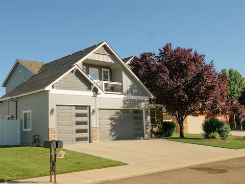 Bear Creek Park |Large Home | Roaring Springs | Th