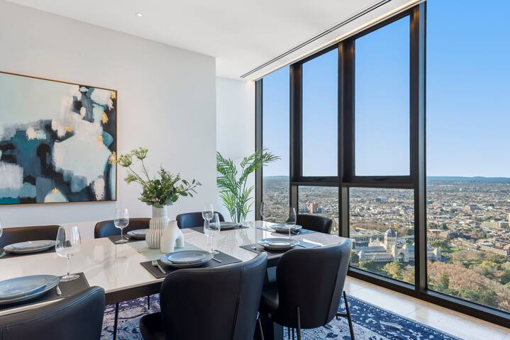 Ultimate City Penthouse with Jaw-dropping Views gallery image 5