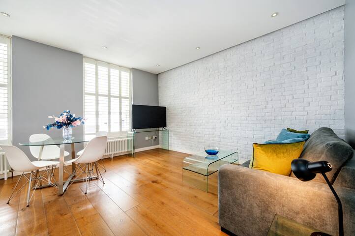Prime 2-Bedroom Apartment in London’s Theatreland gallery image 3