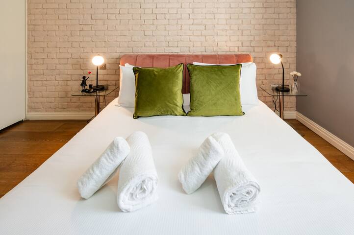 Prime 2-Bedroom Apartment in London’s Theatreland gallery image 2