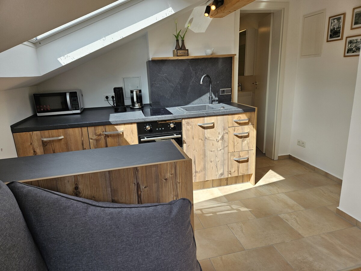 Proprietà Airbnb di successo: 1-room apartment 30 sqm in the attic with south balcony a Ruhpolding