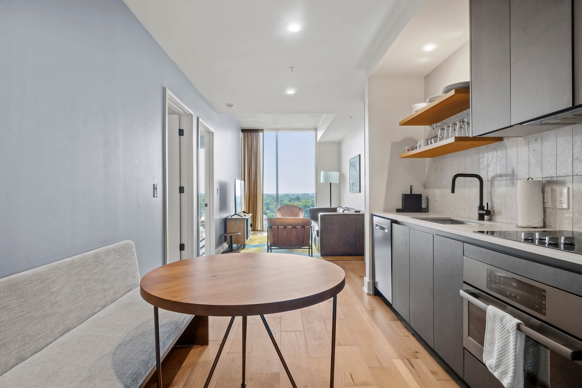 Rainey St Condo | Heated Pool | Gym