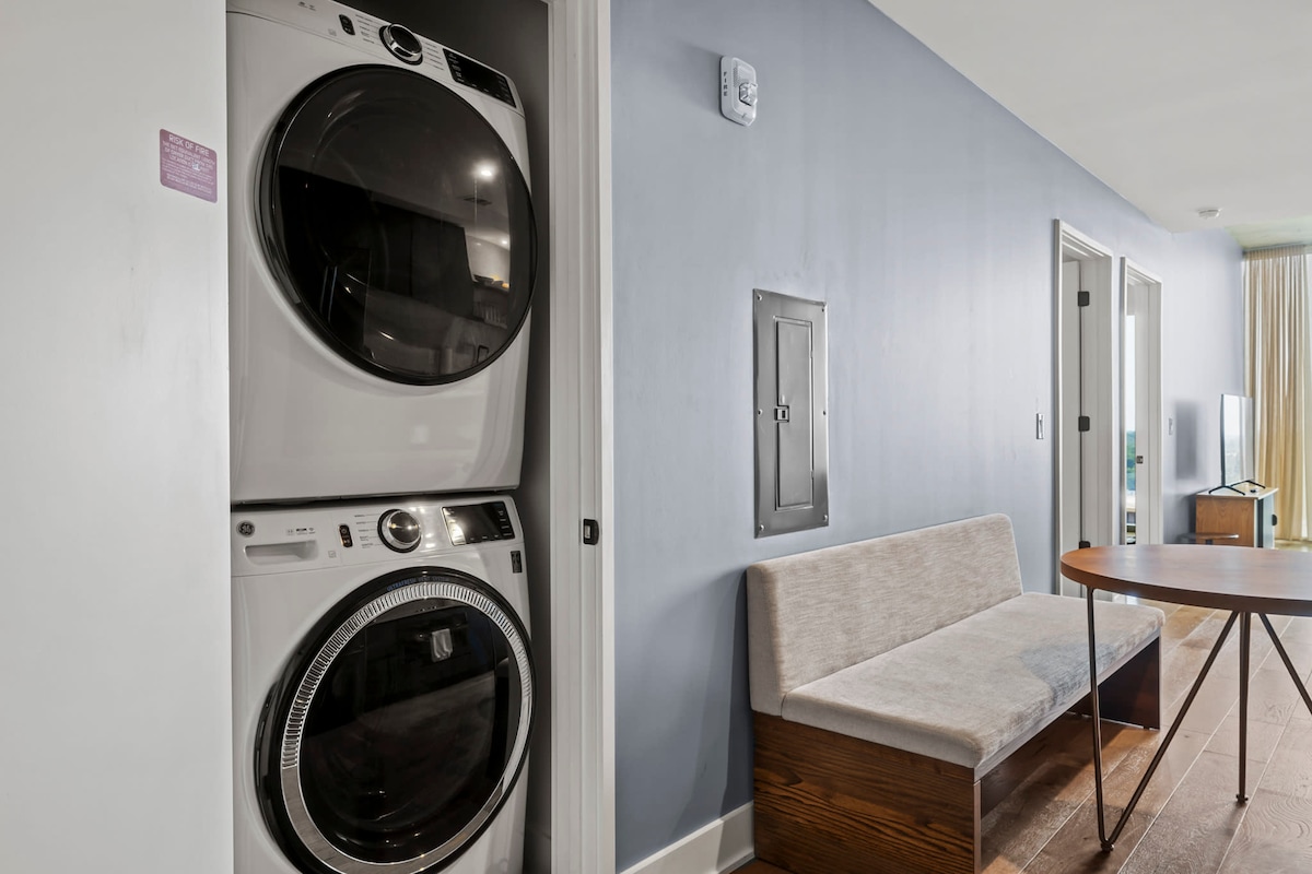 Rainey St Condo | Heated Pool | Gym