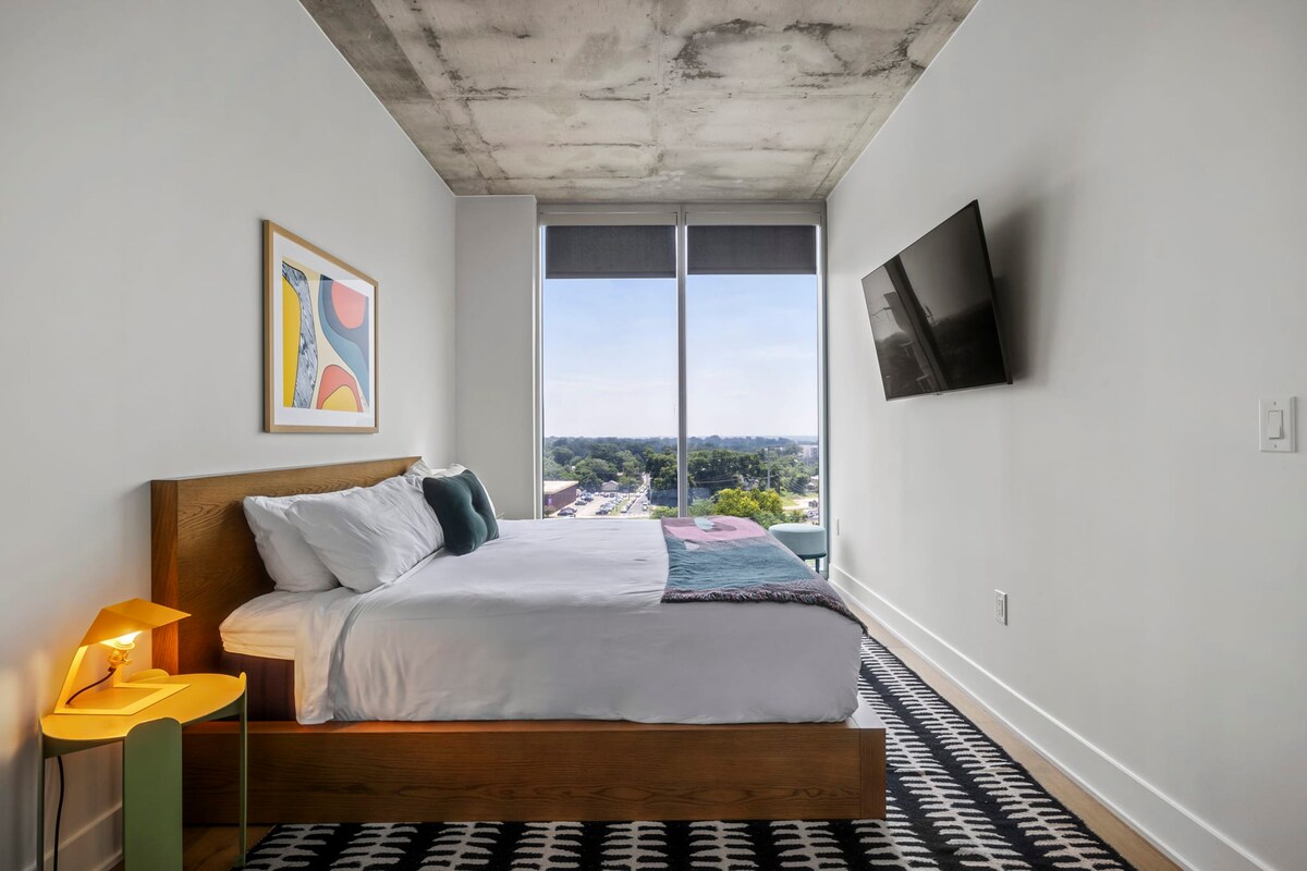 Rainey St Condo | Heated Pool | Gym