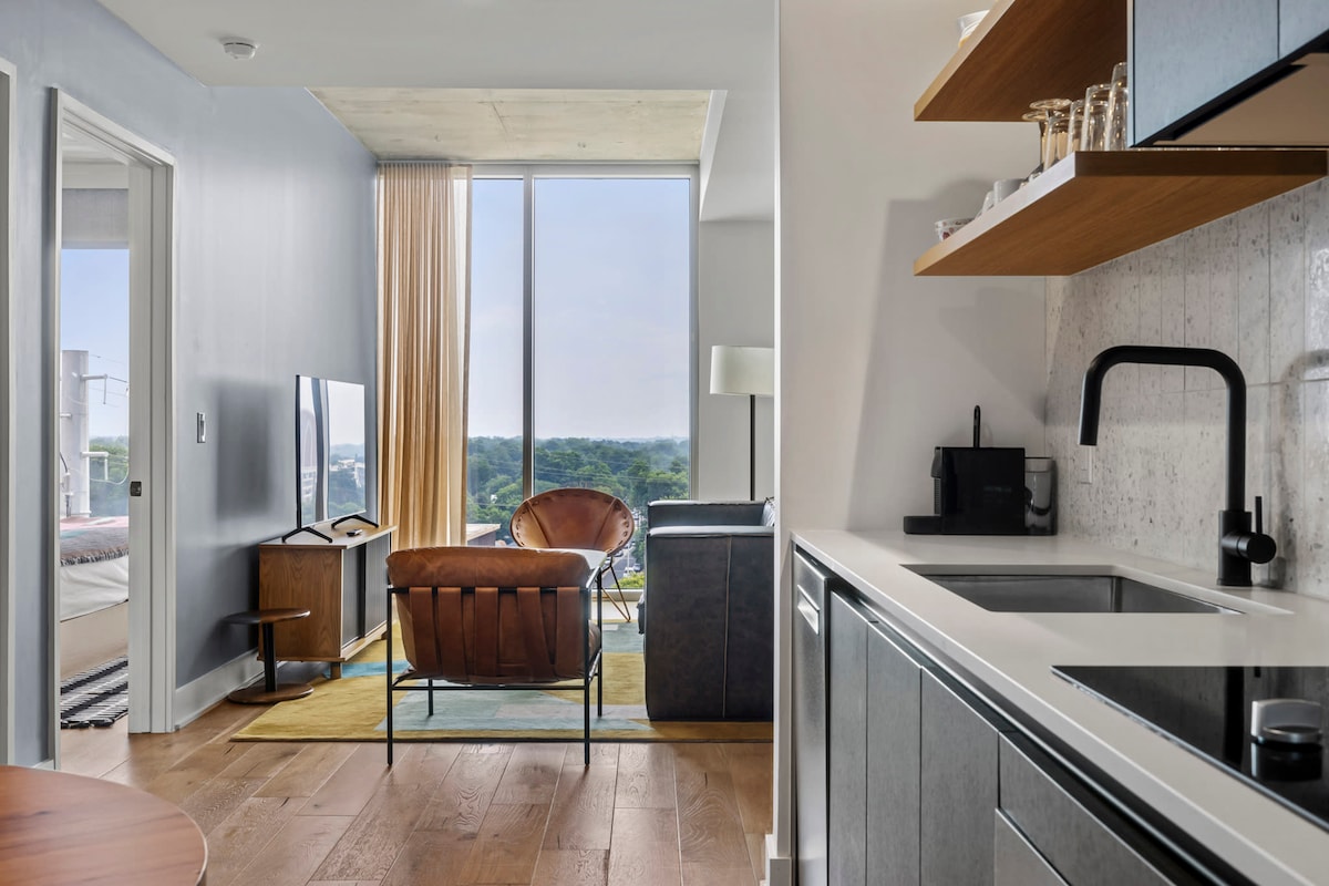 Rainey St Condo | Heated Pool | Gym