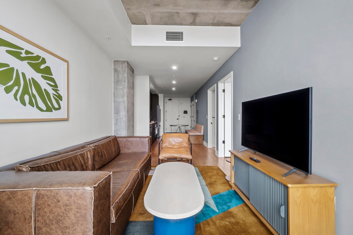 Rainey St Condo | Heated Pool | Gym