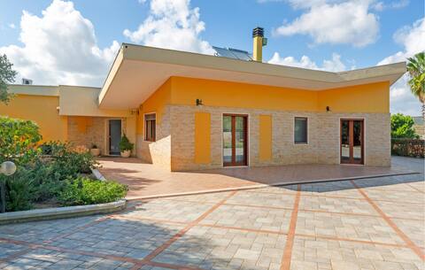 Awesome home in Grottaglie with WiFi