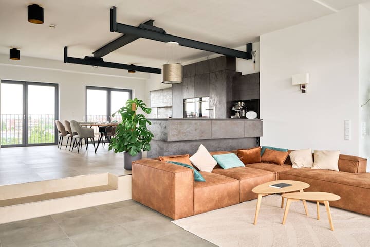 Luxury Penthouse with Rooftop Terrace & Sauna