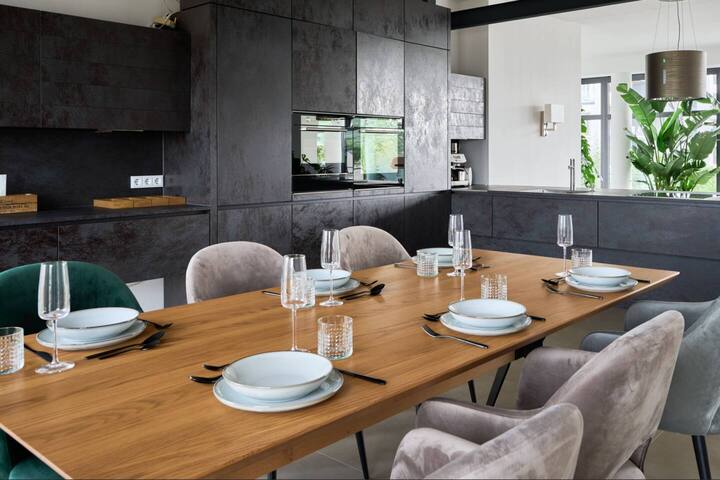 Luxury Penthouse with Rooftop Terrace & Sauna gallery image 4