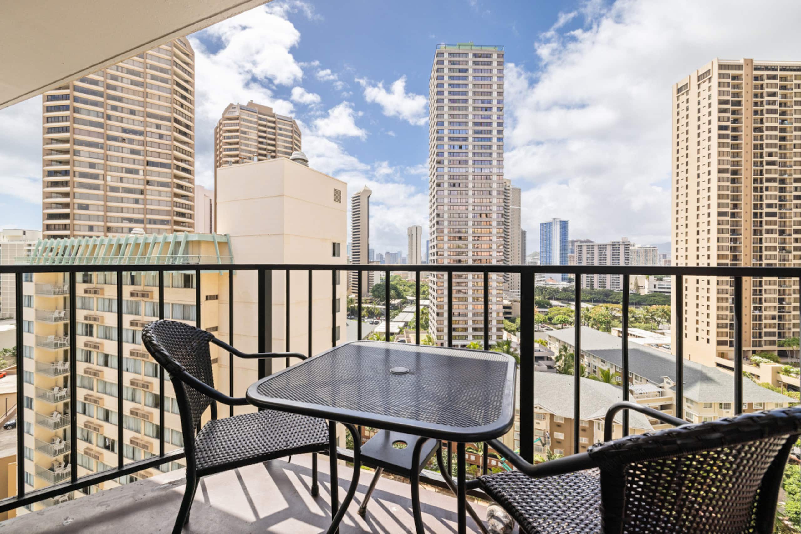 Studio w/pool & balcony + BBQ - Image 9