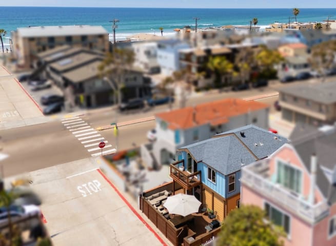 Beach Kingdom – Ocean Views & Jacuzzi