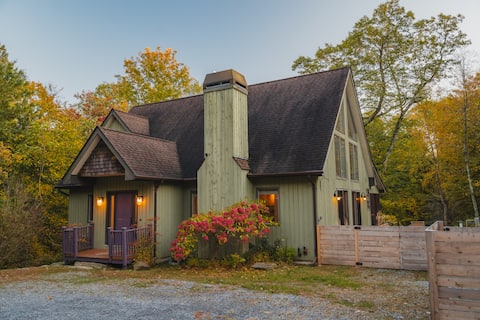 Cold Spring Mountain Retreat: Autumn Oasis