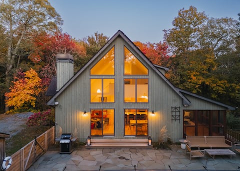 Cold Spring Mountain Retreat: Sun-filled Oasis