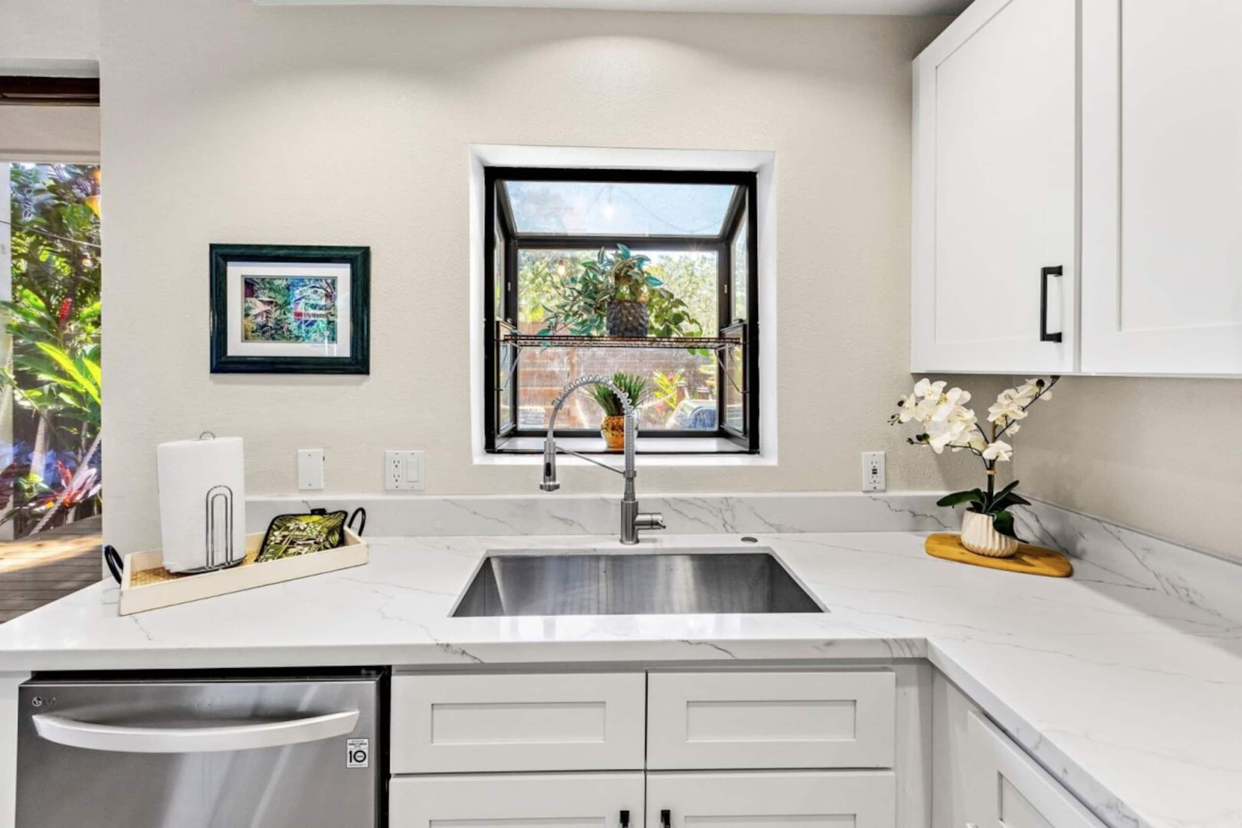 Condo in Lahaina · ★5.0 · 3 bedrooms · 5 beds · 2.5 private baths - Image 30