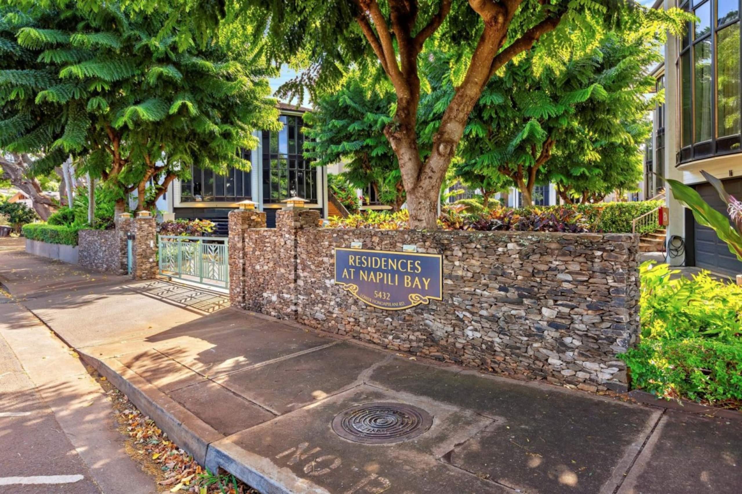Condo in Lahaina · ★5.0 · 3 bedrooms · 5 beds · 2.5 private baths - Image 1