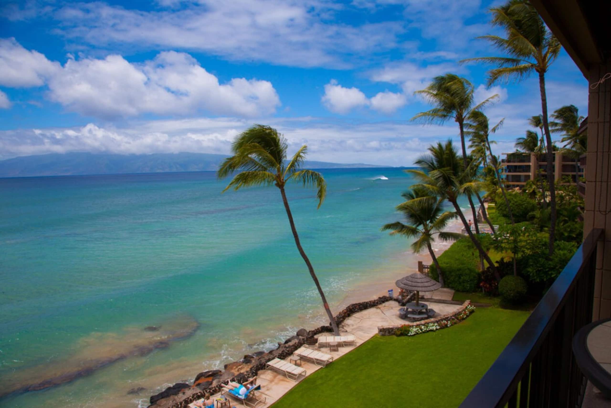 Condo in Lahaina · ★4.83 · 1 bedroom · 2 beds · 1 bath - Image 14