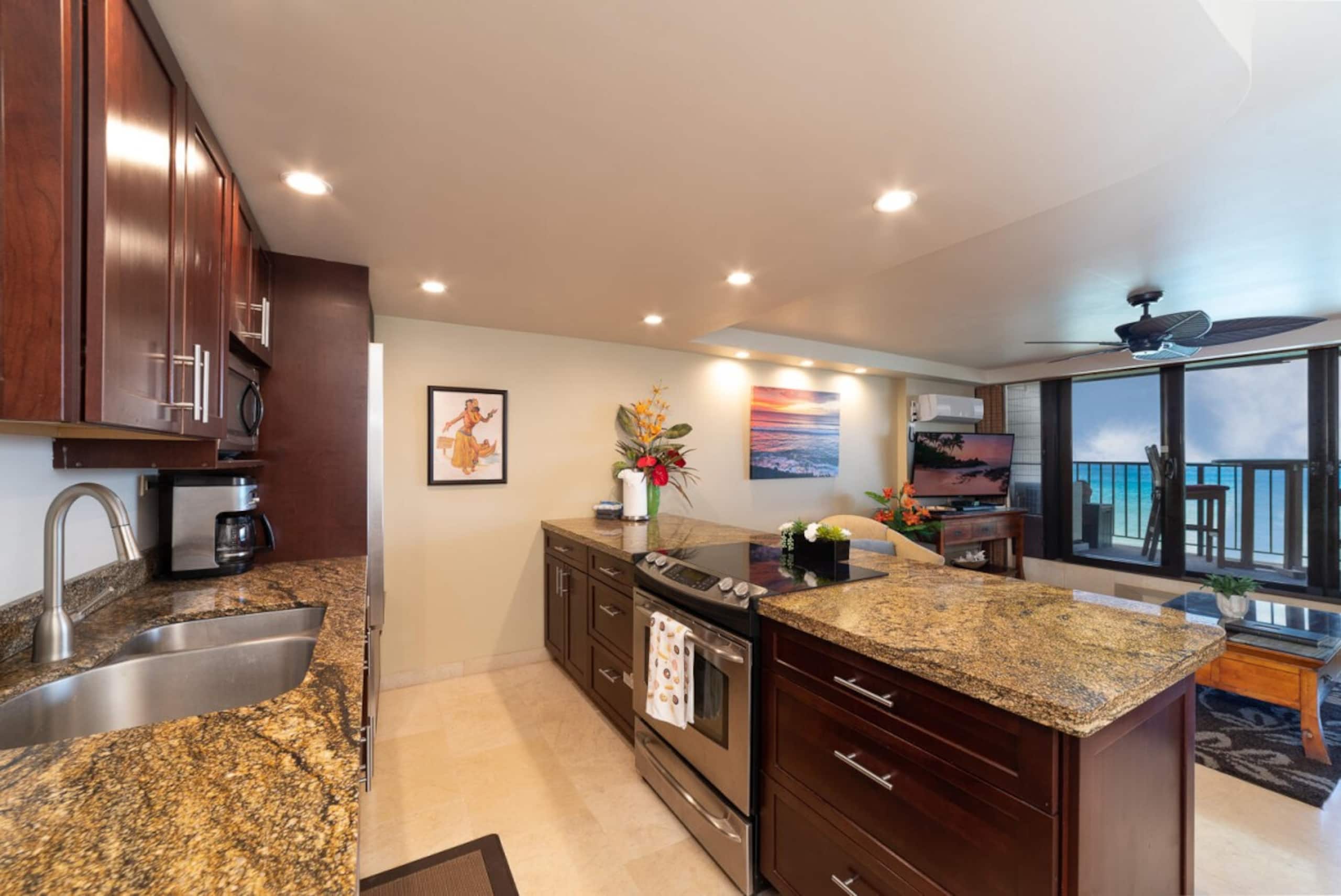 Condo in Lahaina · ★4.83 · 1 bedroom · 2 beds · 1 bath - Image 3