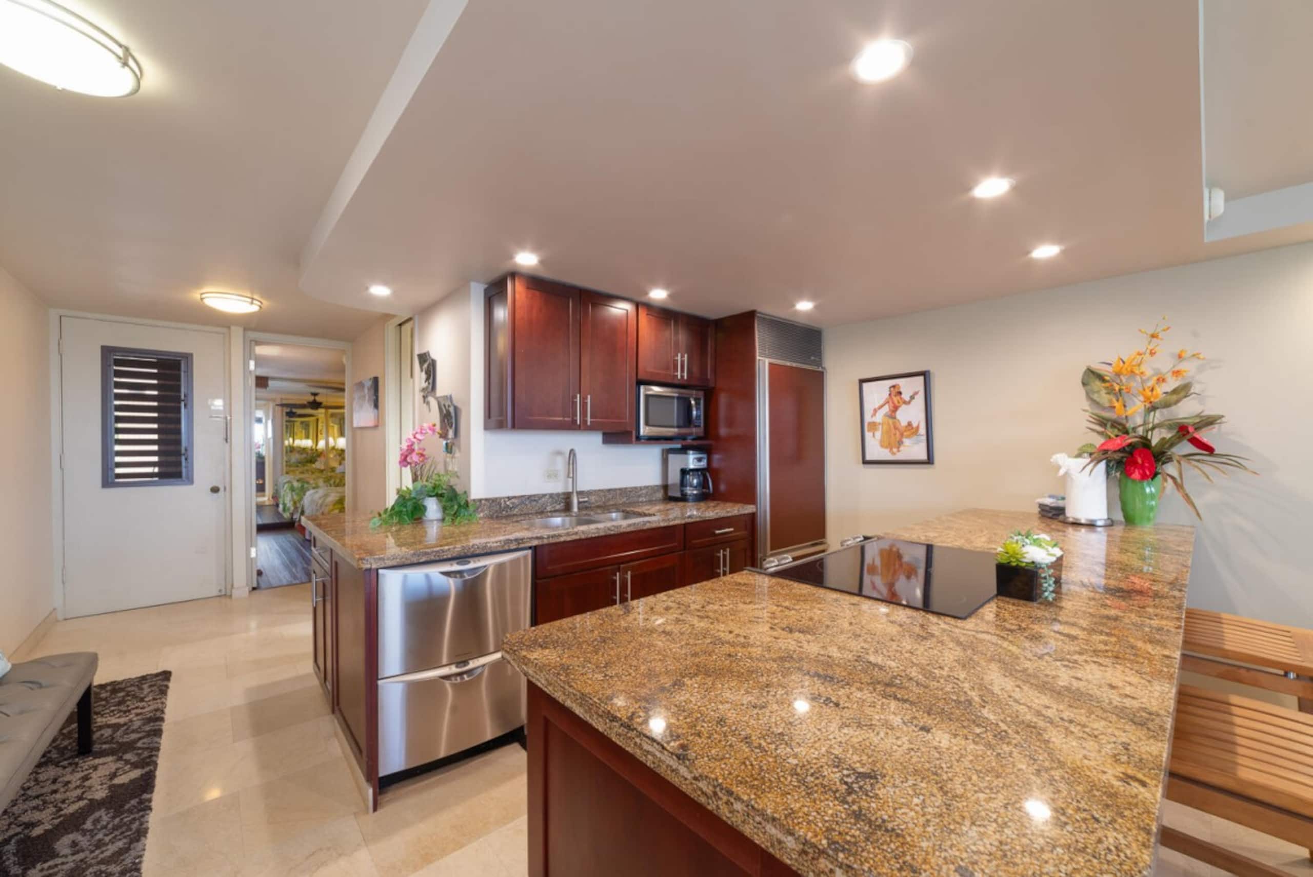 Condo in Lahaina · ★4.83 · 1 bedroom · 2 beds · 1 bath - Image 2