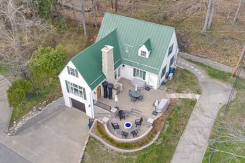 Downtown Frankfort, Whole House