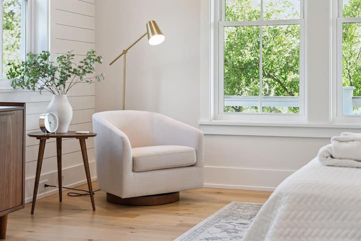 primary king suite2 All Decked Out | Isle of Palms, SC | IOP Escapes