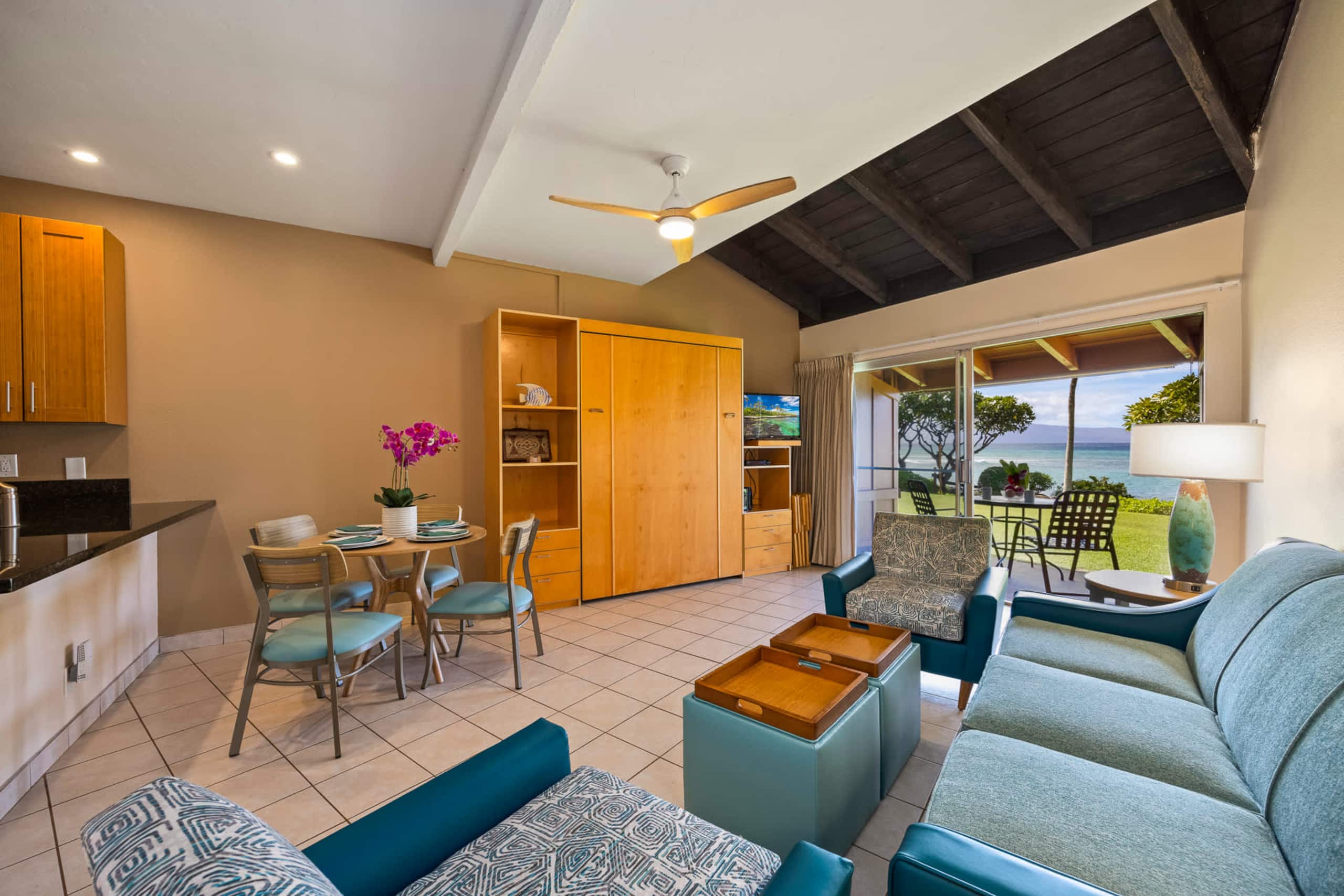 Condo in Lahaina · ★5.0 · 1 bedroom · 2 beds · 1 shared bath - Image 5
