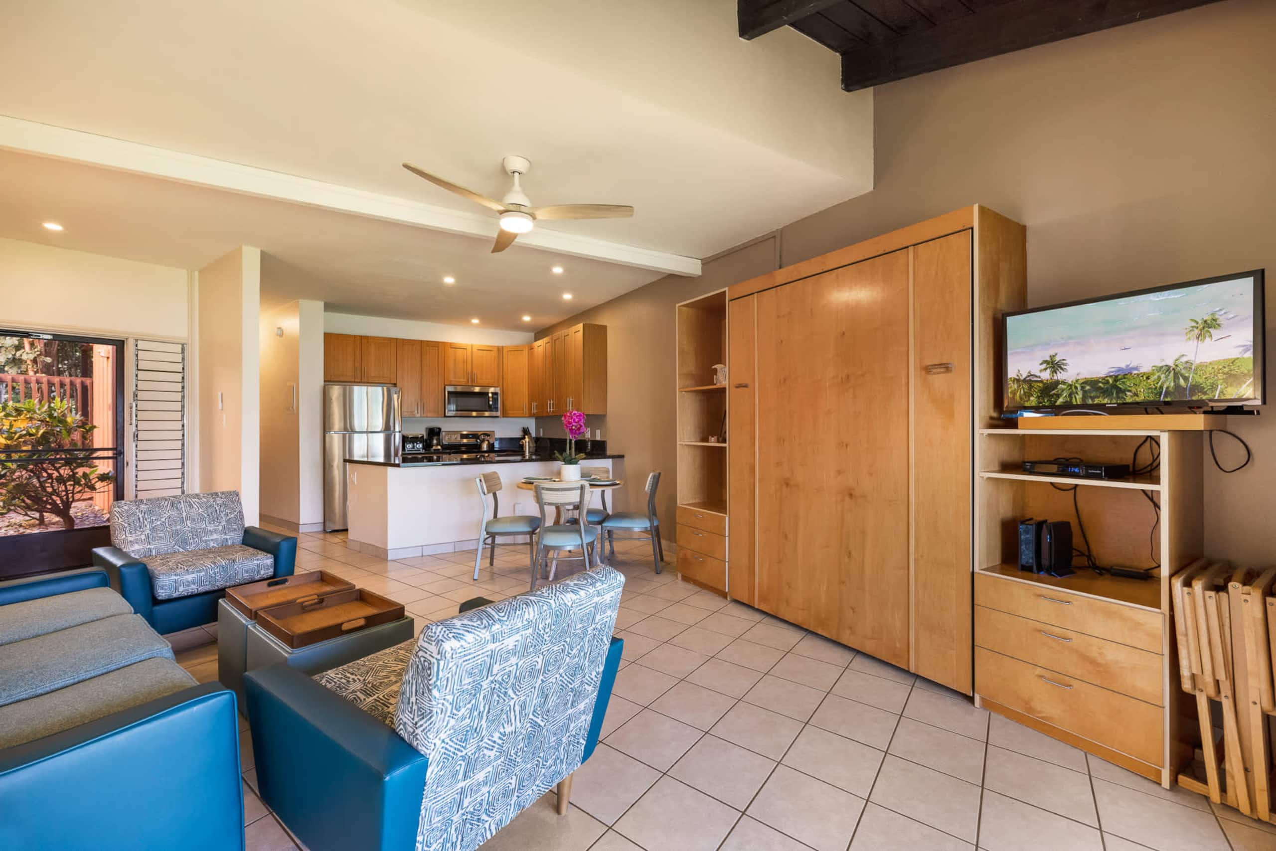 Condo in Lahaina · ★5.0 · 1 bedroom · 2 beds · 1 shared bath - Image 7