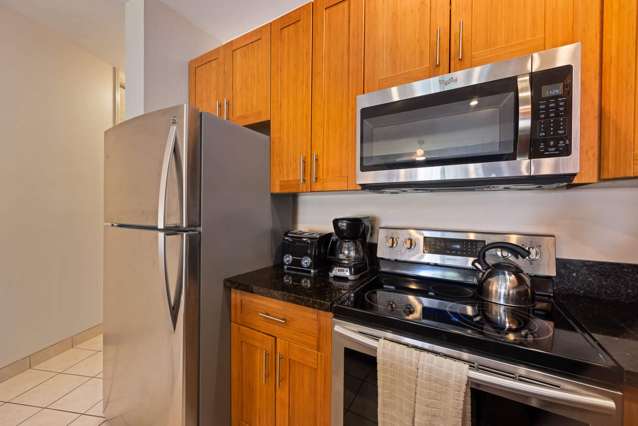 Condo in Lahaina · ★5.0 · 1 bedroom · 2 beds · 1 shared bath - Image 10