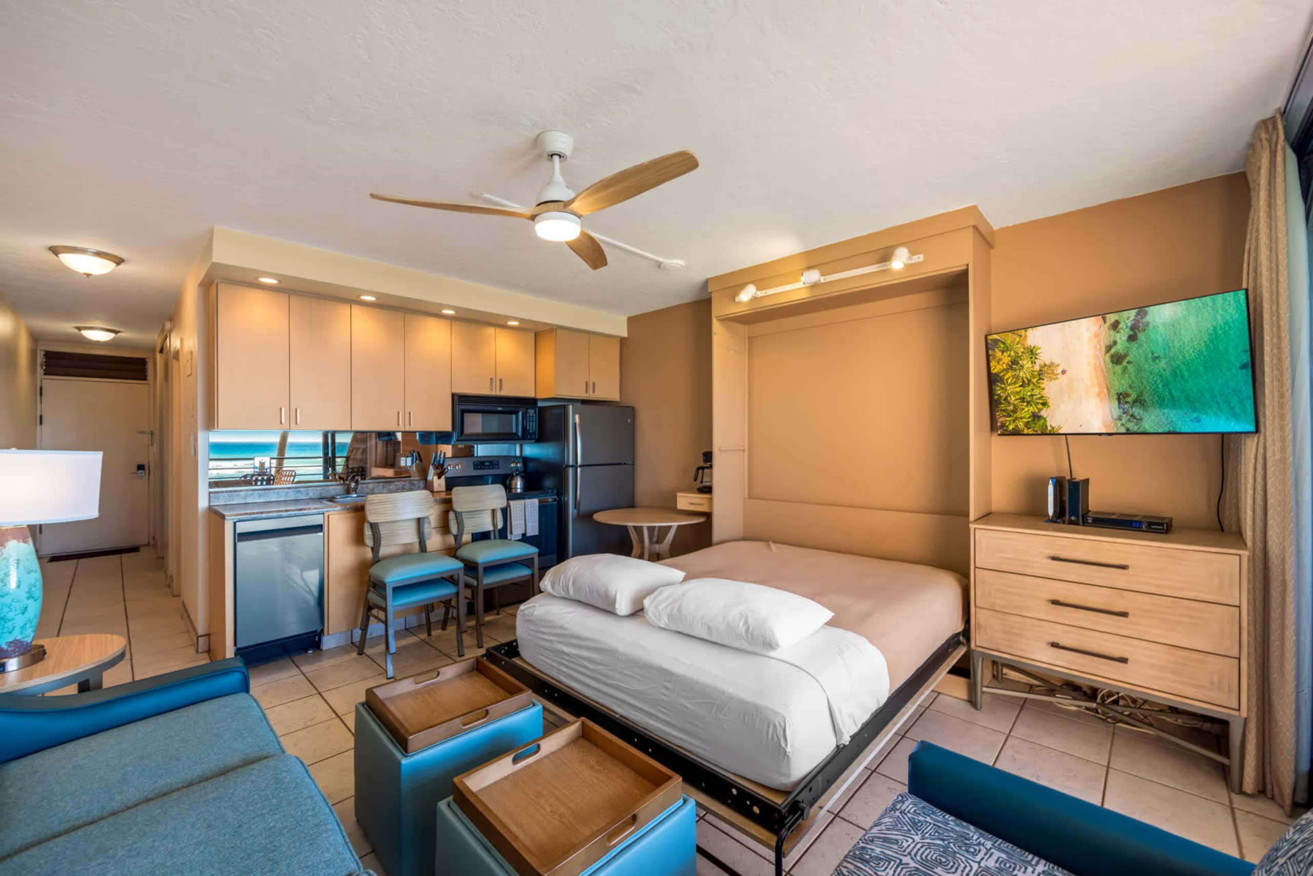 Condo in Lahaina · ★4.83 · 1 bedroom · 2 beds · 1 shared bath - Image 19