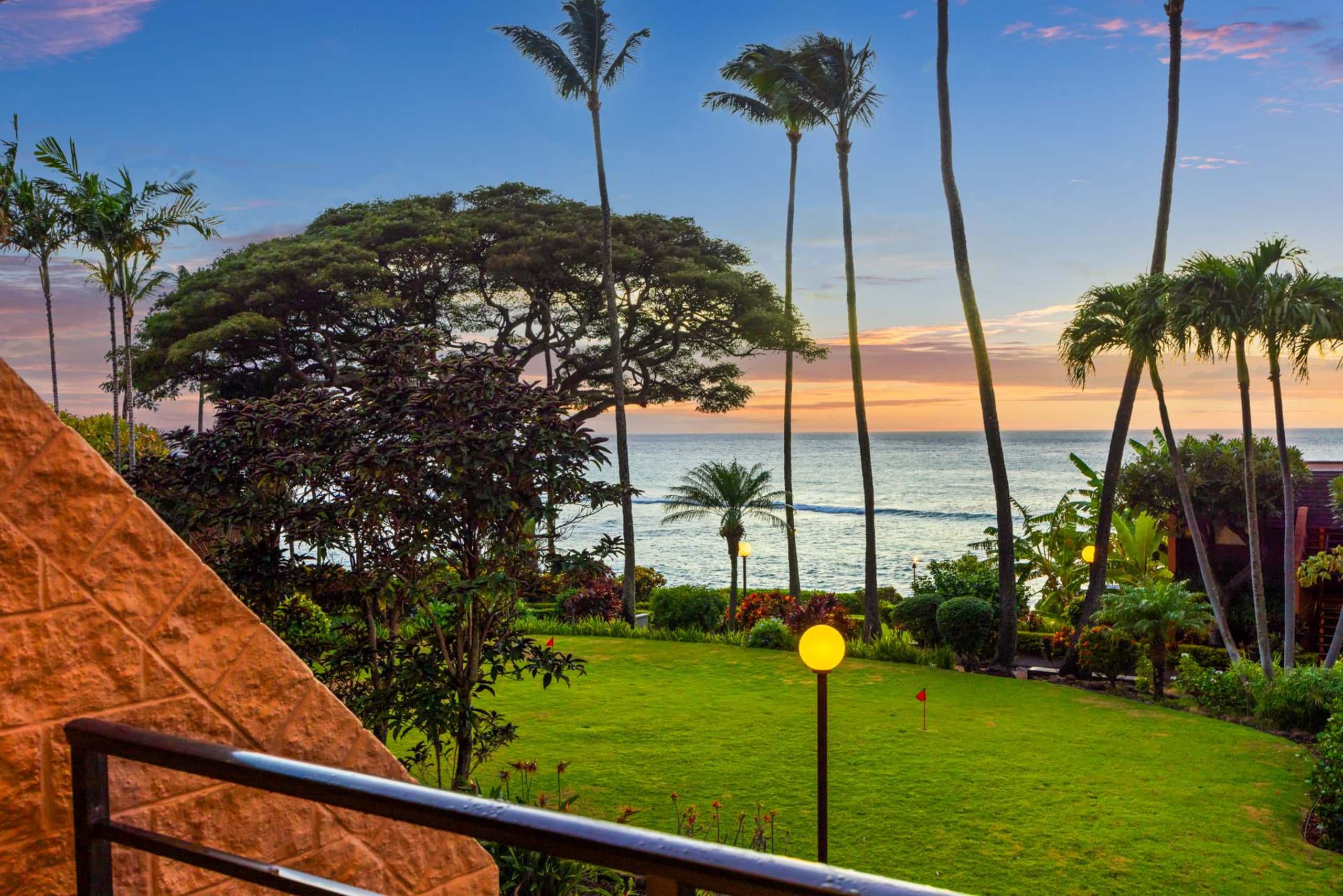 Condo in Lahaina · ★4.83 · 1 bedroom · 2 beds · 1 shared bath - Image 1